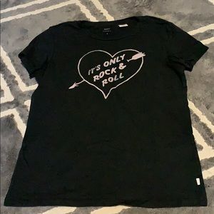 Levi's Tops - Levis black graphic tee heart rock n roll Levi's Tops - Levis black graphic tee heart rock n roll